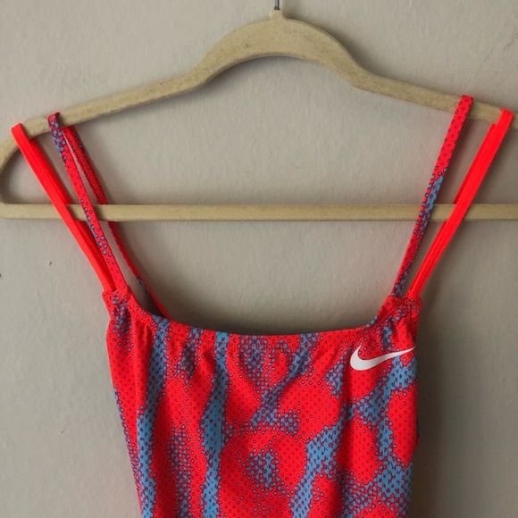COPY - Nike HydraStrong Spiderback 1-Piece Swimsuit Size 10 - Picture 5 of 10